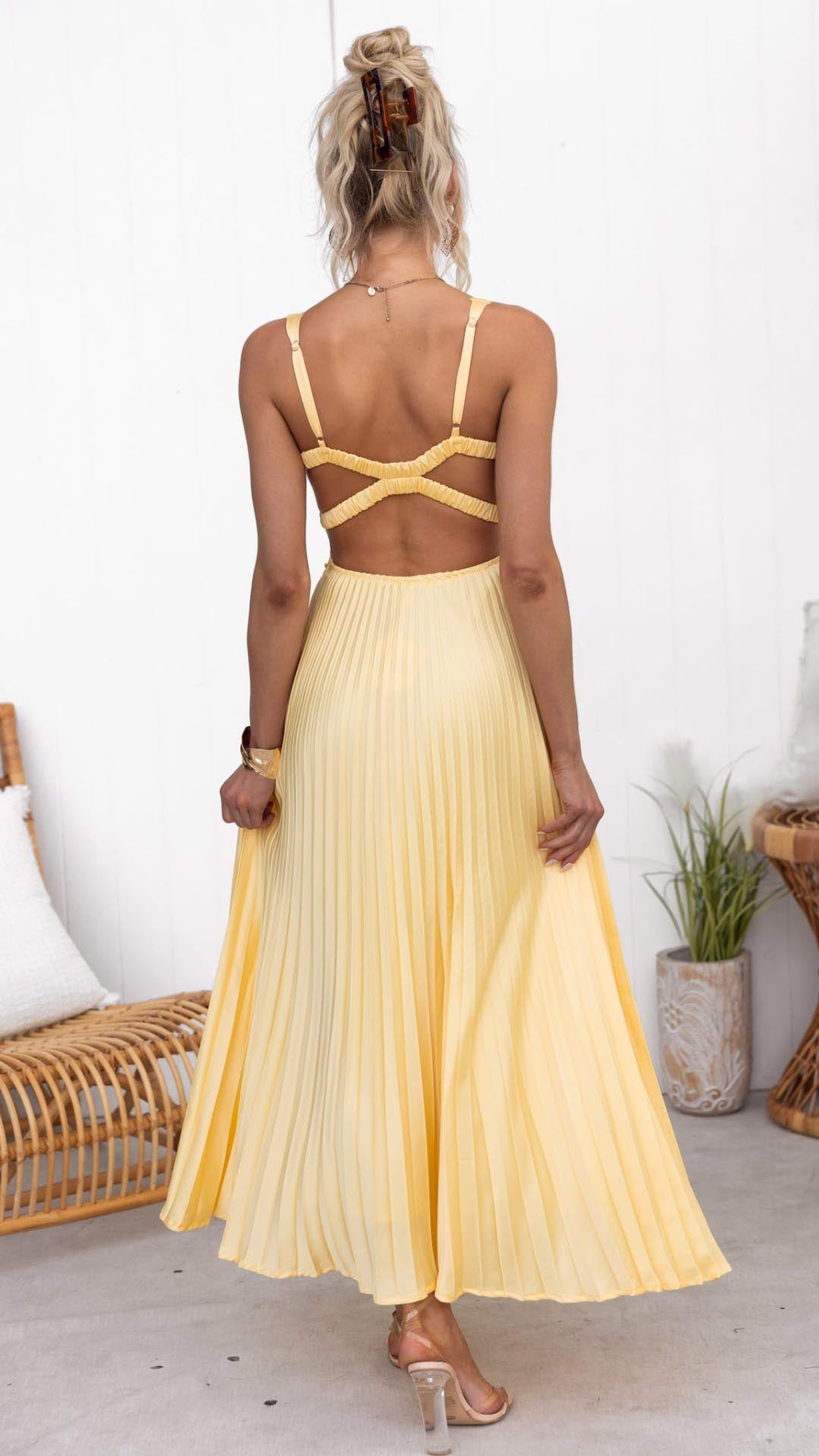 Nayeli - Elegante Abito Maxi Plissettato con Scollatura a V