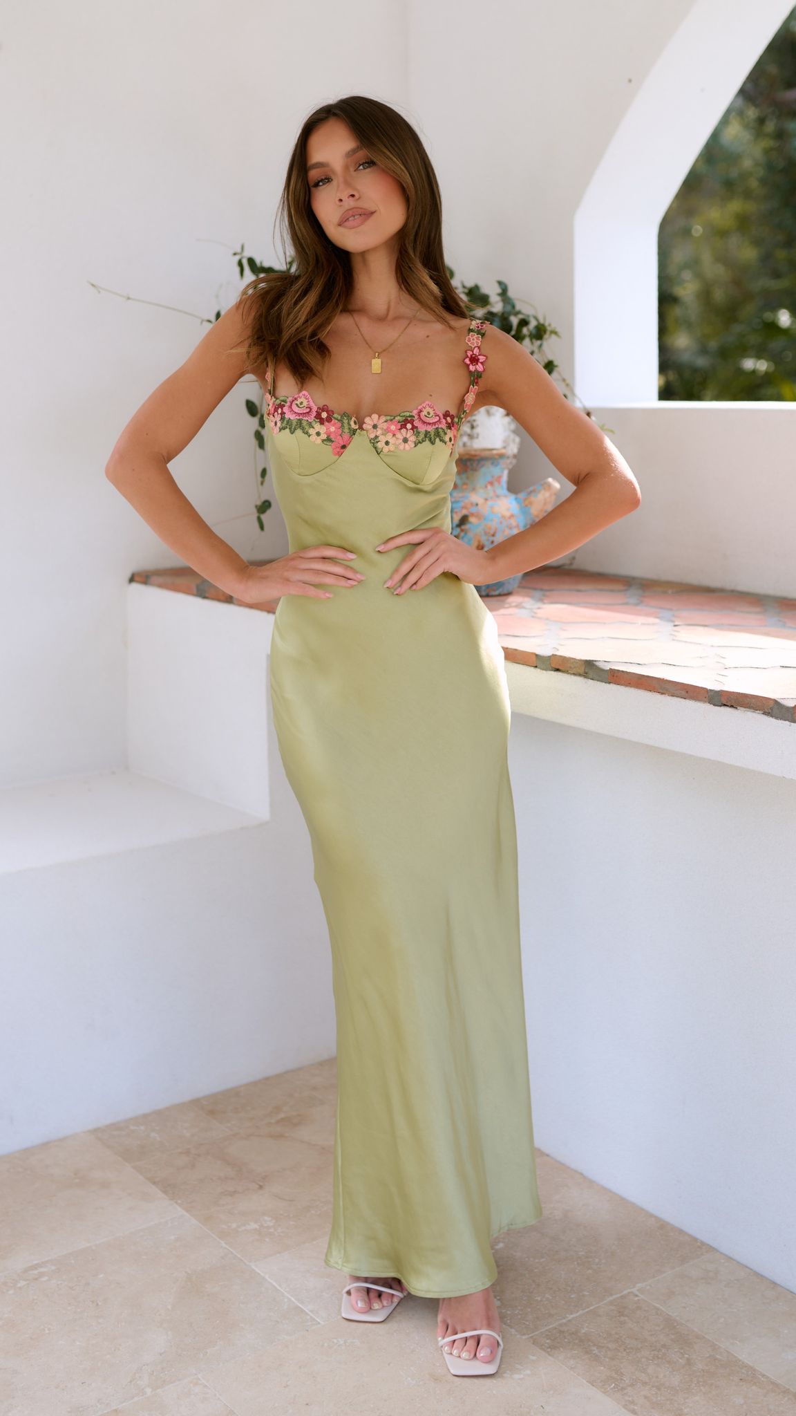 Luz - Vestito in Satin con Ricami e Colore Pieno