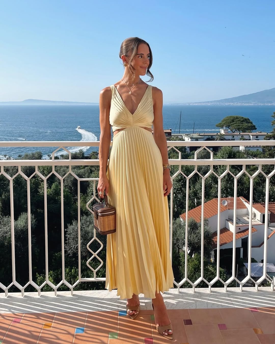 Sarai - Abito Maxi in Colore Unito con Scollo a V alla Moda
