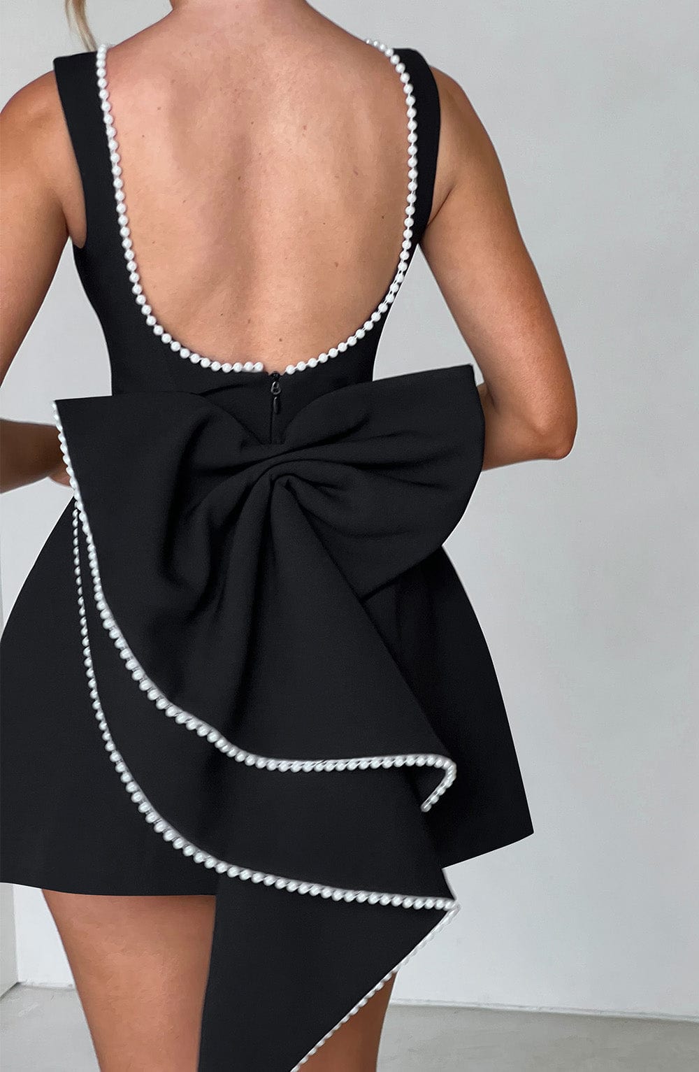 Elle™ | Mini Abito con Fiocco in Perle