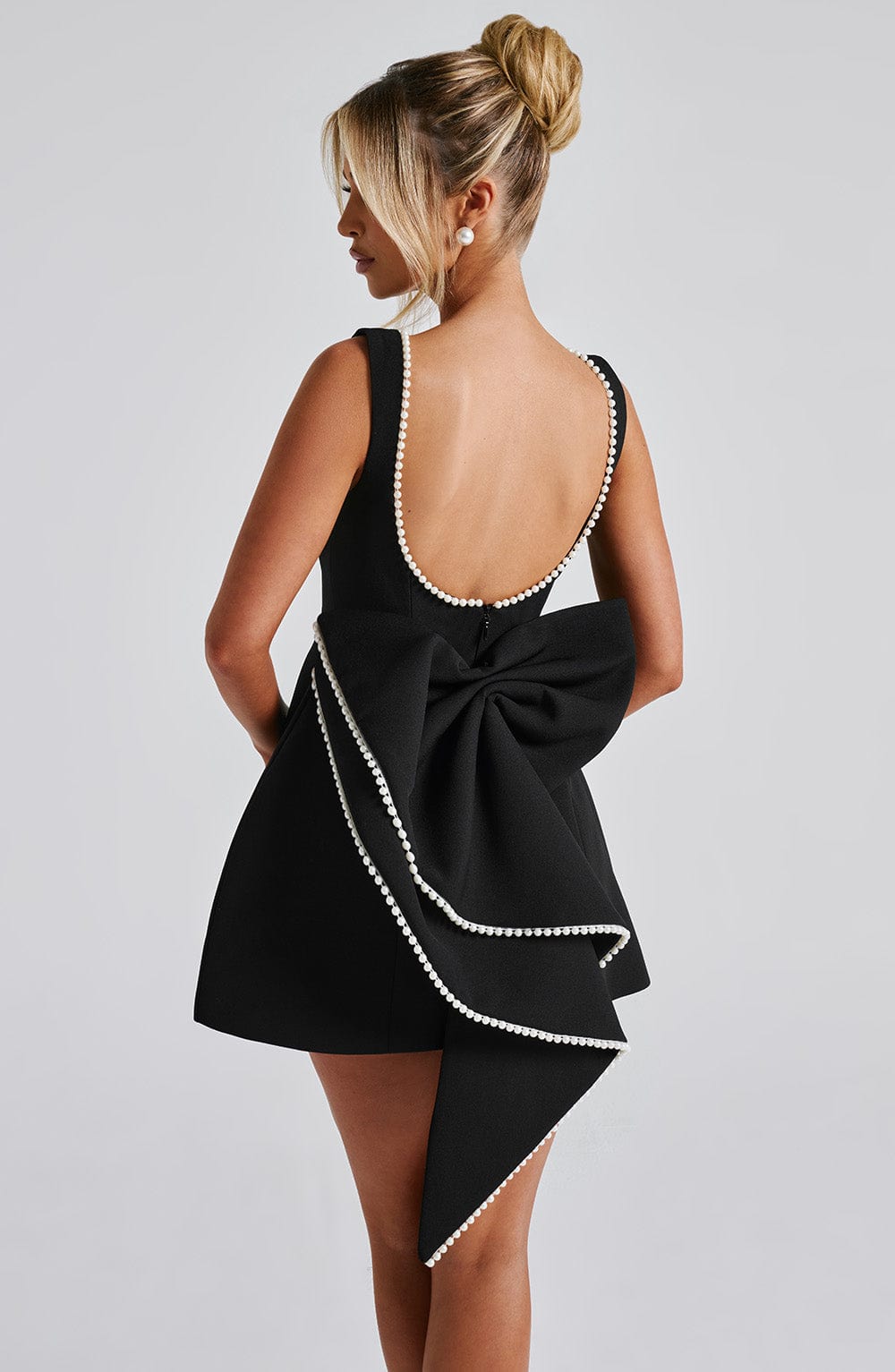 Elle™ | Mini Abito con Fiocco in Perle
