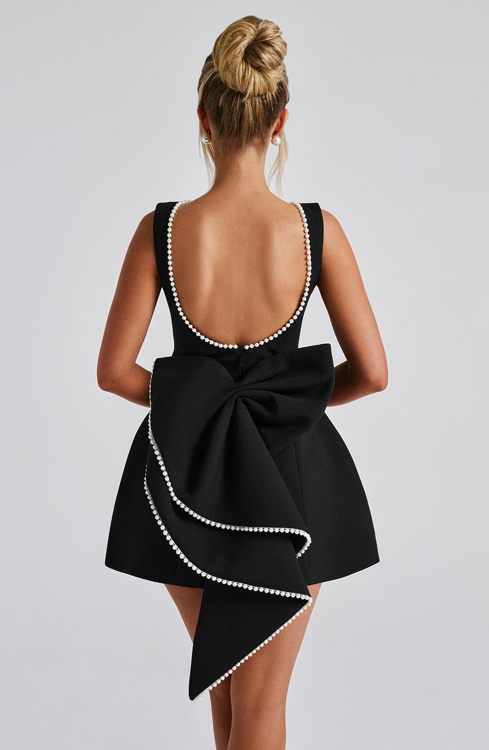 Elle™ | Mini Abito con Fiocco in Perle